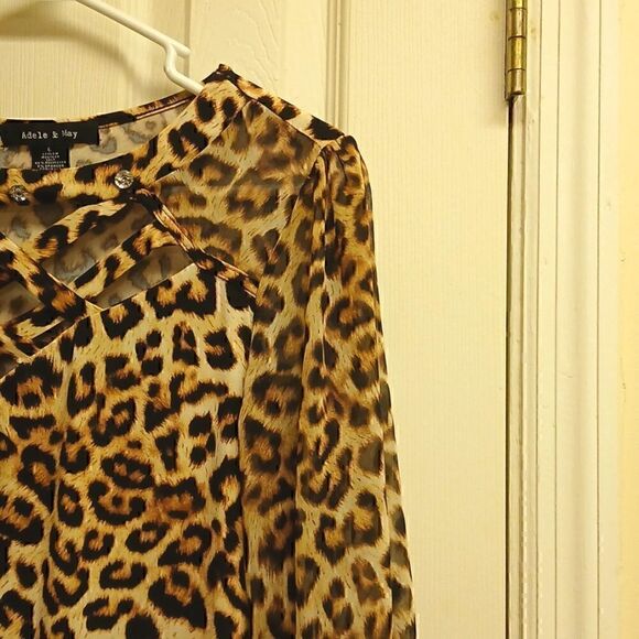 🩷Adele And May Size L 3/4 Sleeved Leopard Print Blouse. - Picture 7 of 7